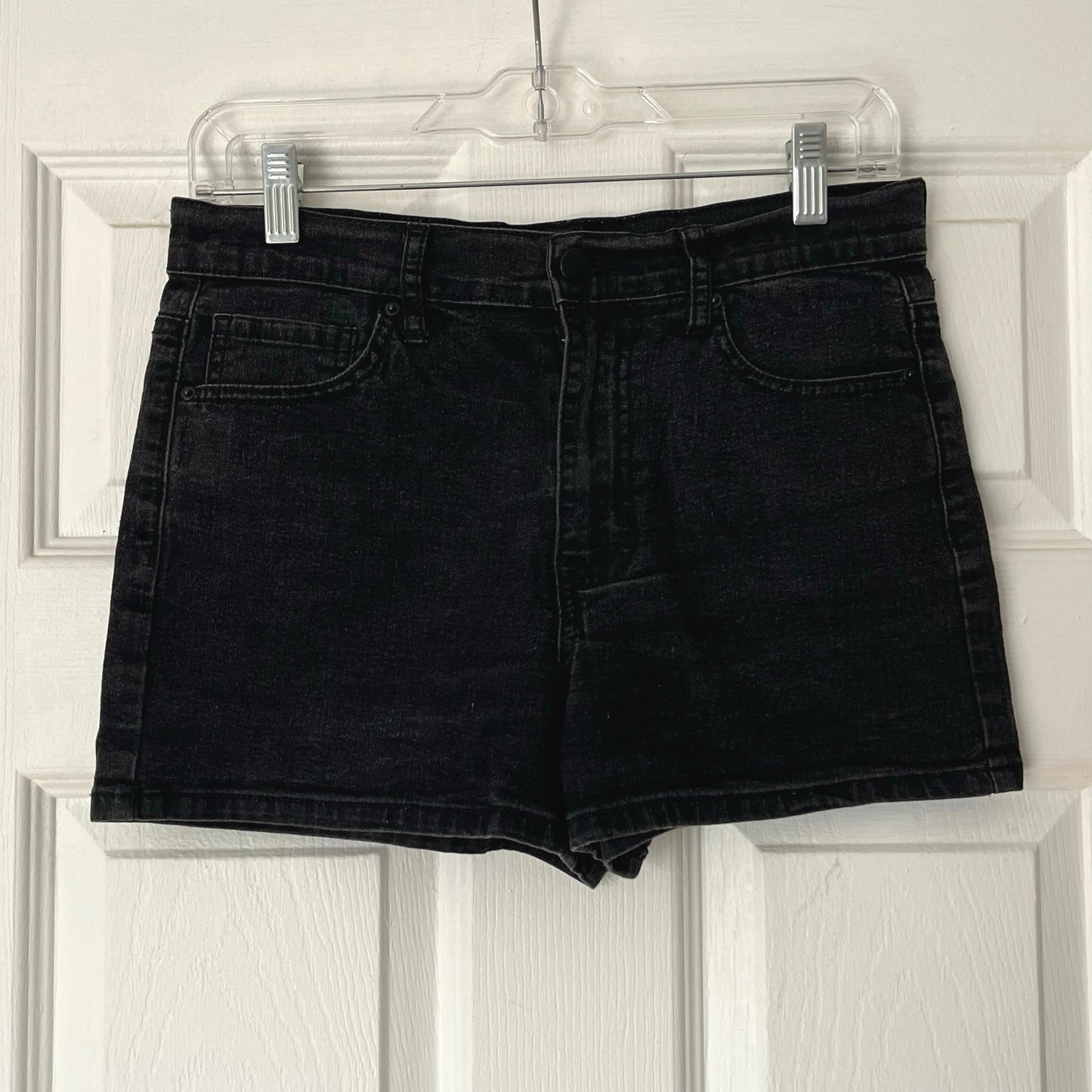 Forever 21 Denim Shorts - Size 26
