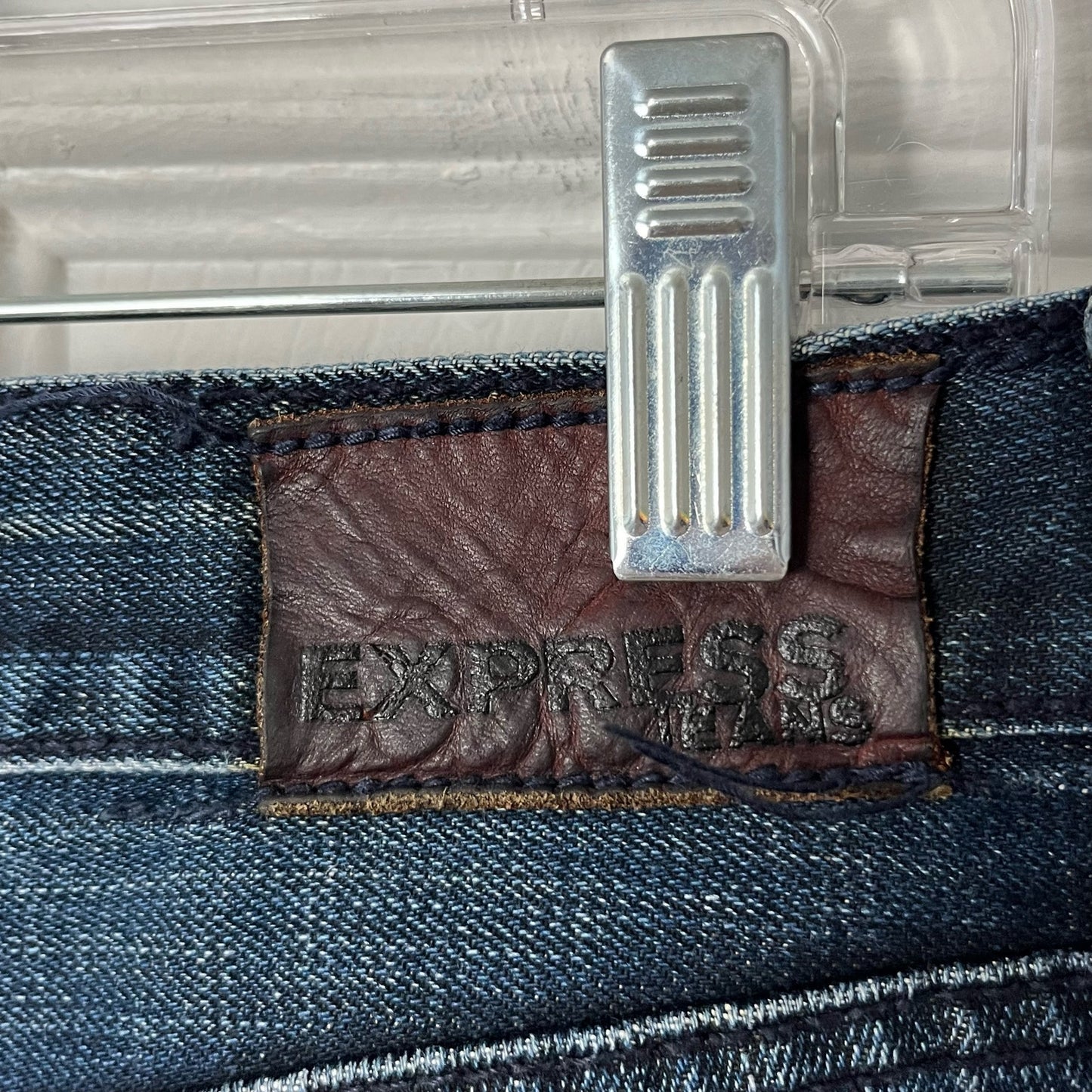 Express Jeans Rocco Slim Fit Low Rise Cutoffs - Size 32