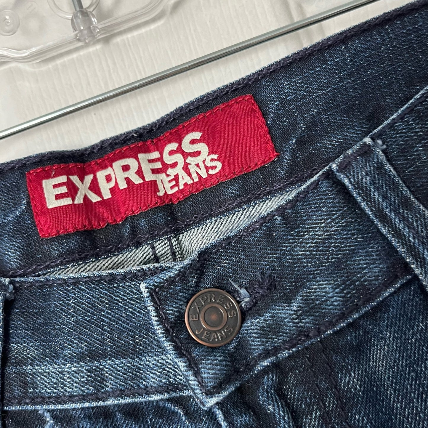 Express Jeans Rocco Slim Fit Low Rise Cutoffs - Size 32