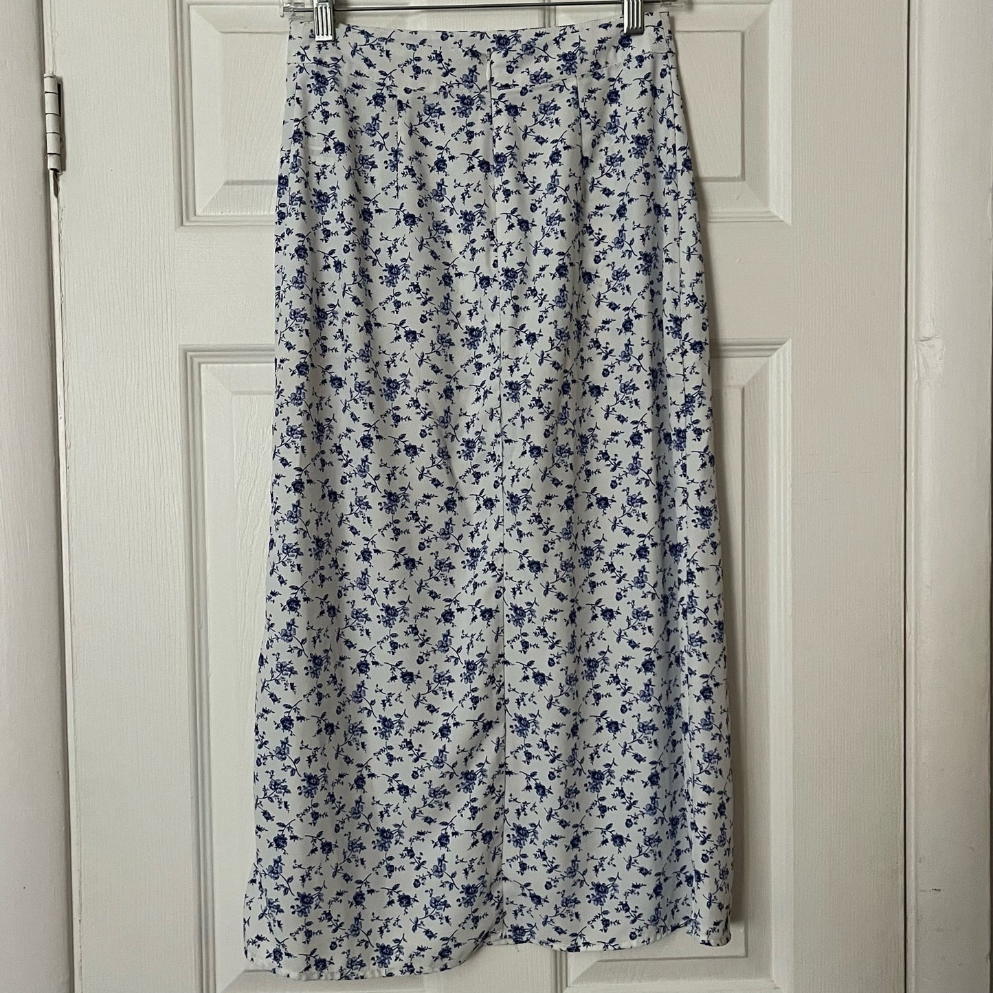 Forever 21 Floral Midi Skirt - Size S