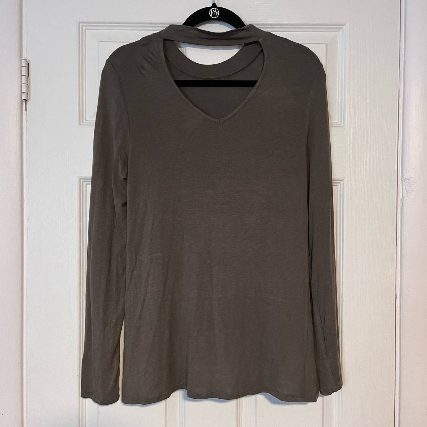 Mossimo V-Back Long Sleeve Tee - Size L