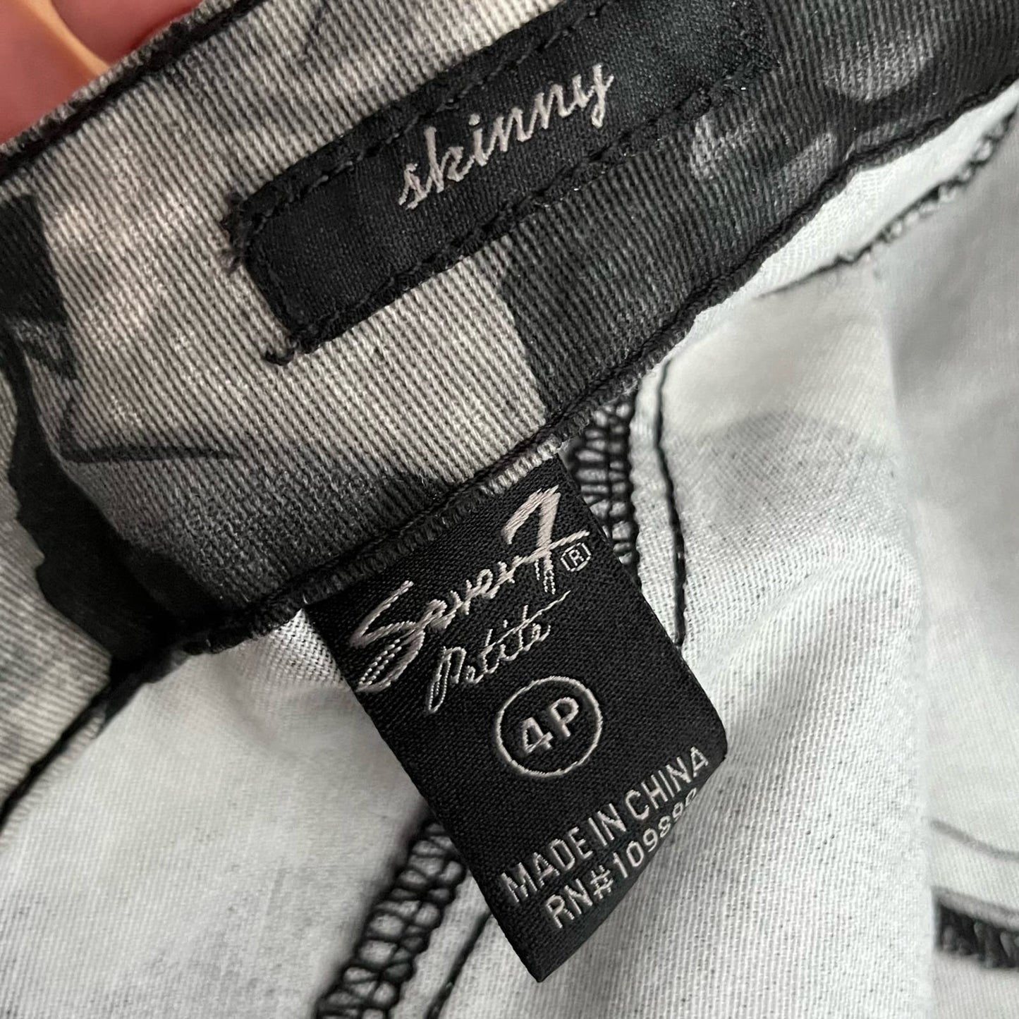 Seven7 Skinny Rose Print Jeans - Size 4P