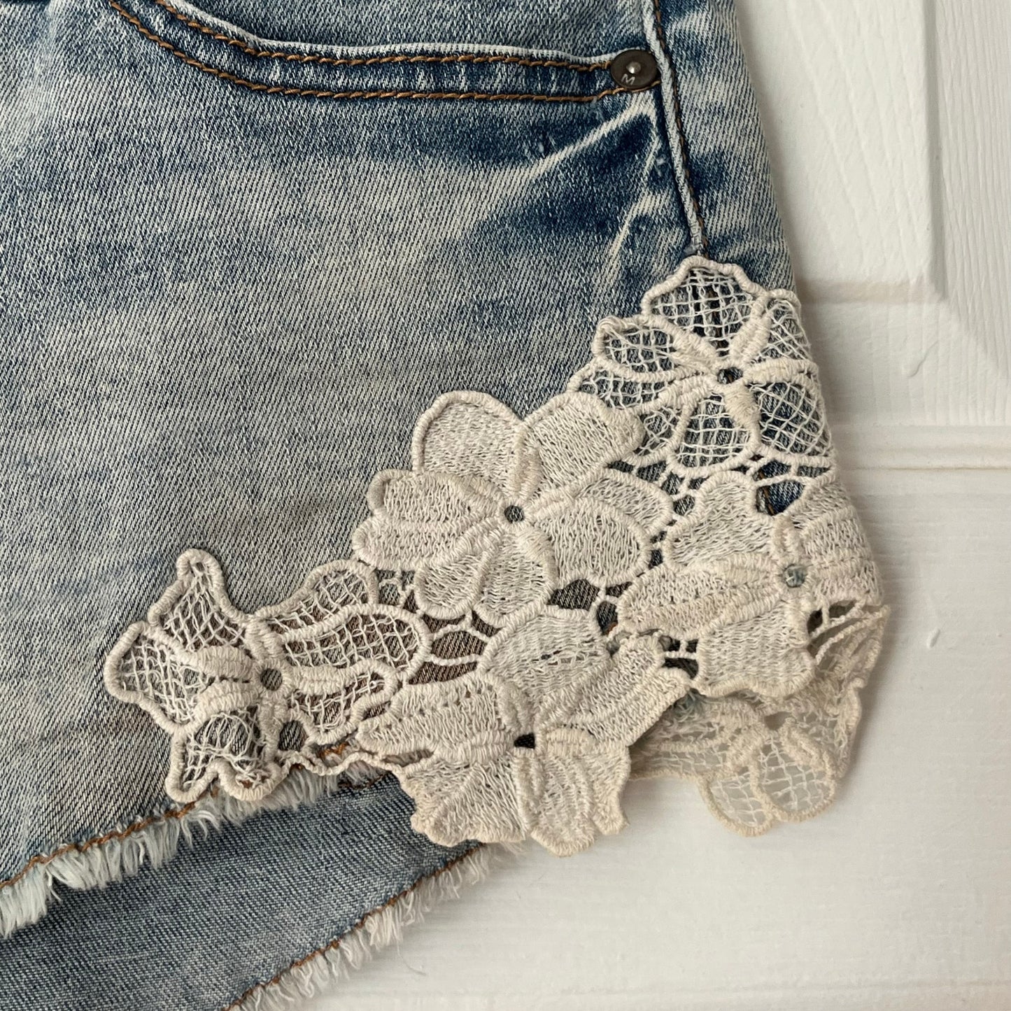 Mossimo Denim Lace Trim High Rise Short - Size 0/25