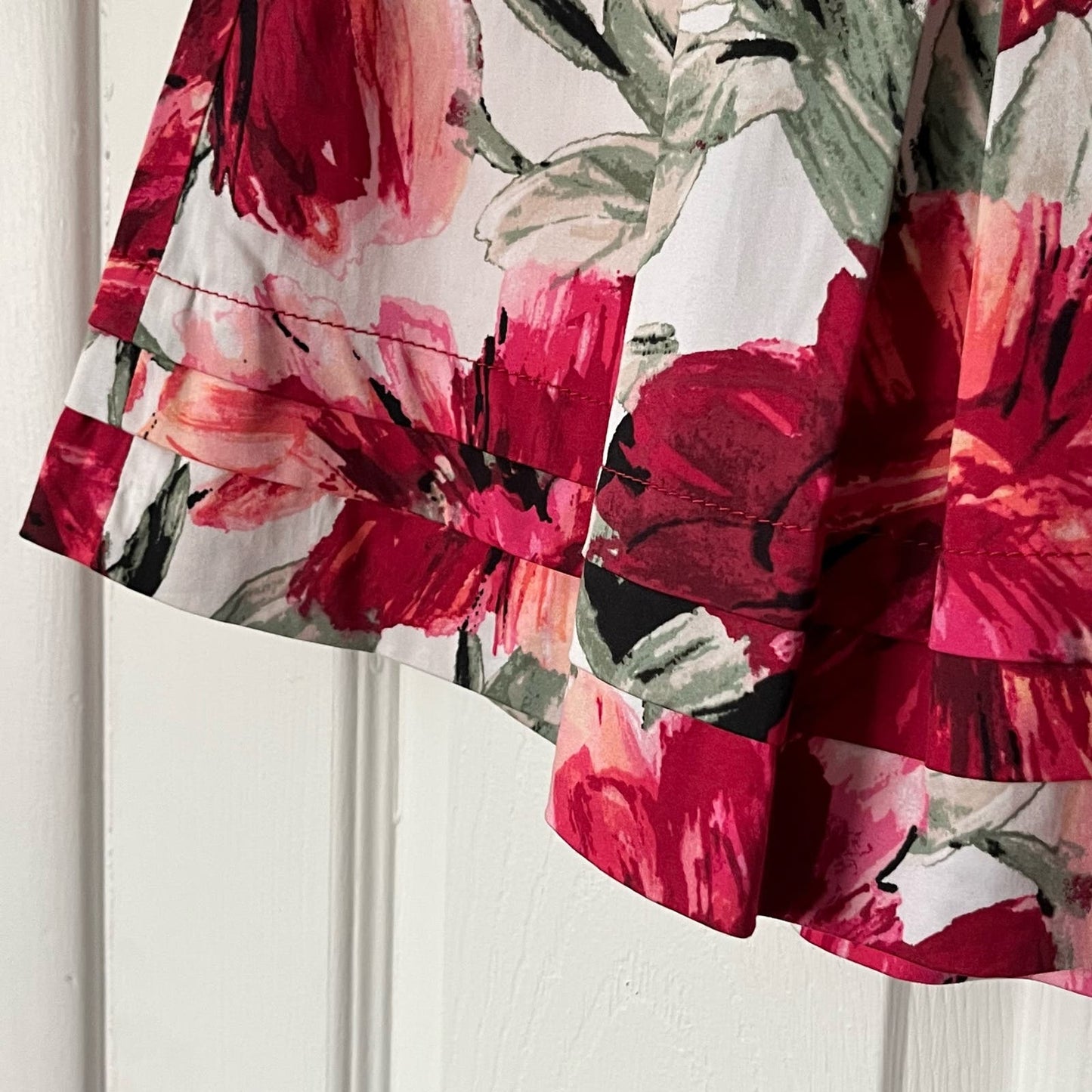 White House Black Market Floral Flare Skirt - Size 0