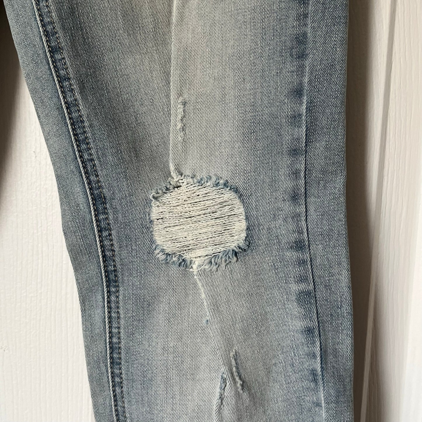 Vigoss Marley Mid-Rise Skinny Jeans - Size 26 - NWOT*