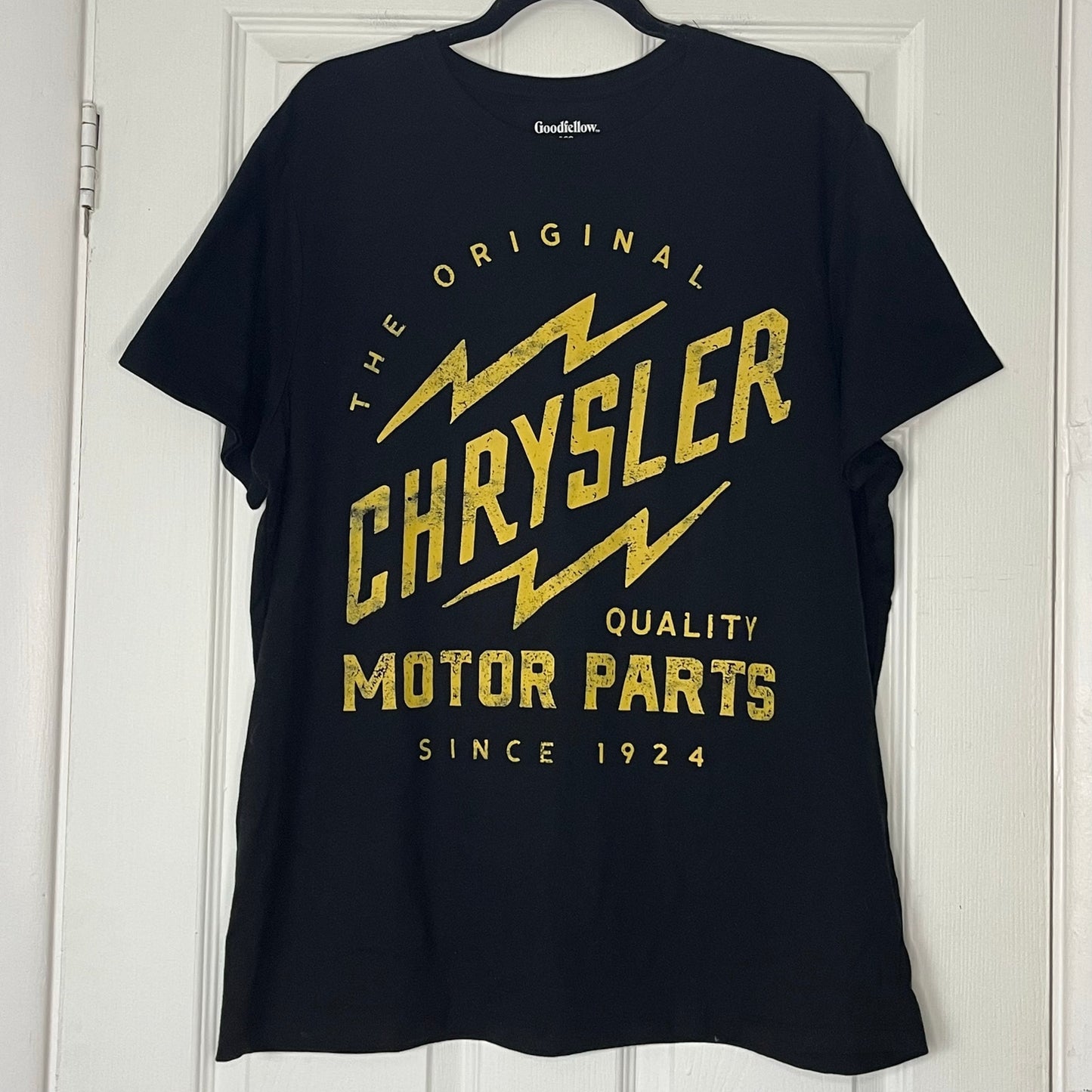 Goodfellow & Co. Chrysler Graphic T-Shirt - Size XL
