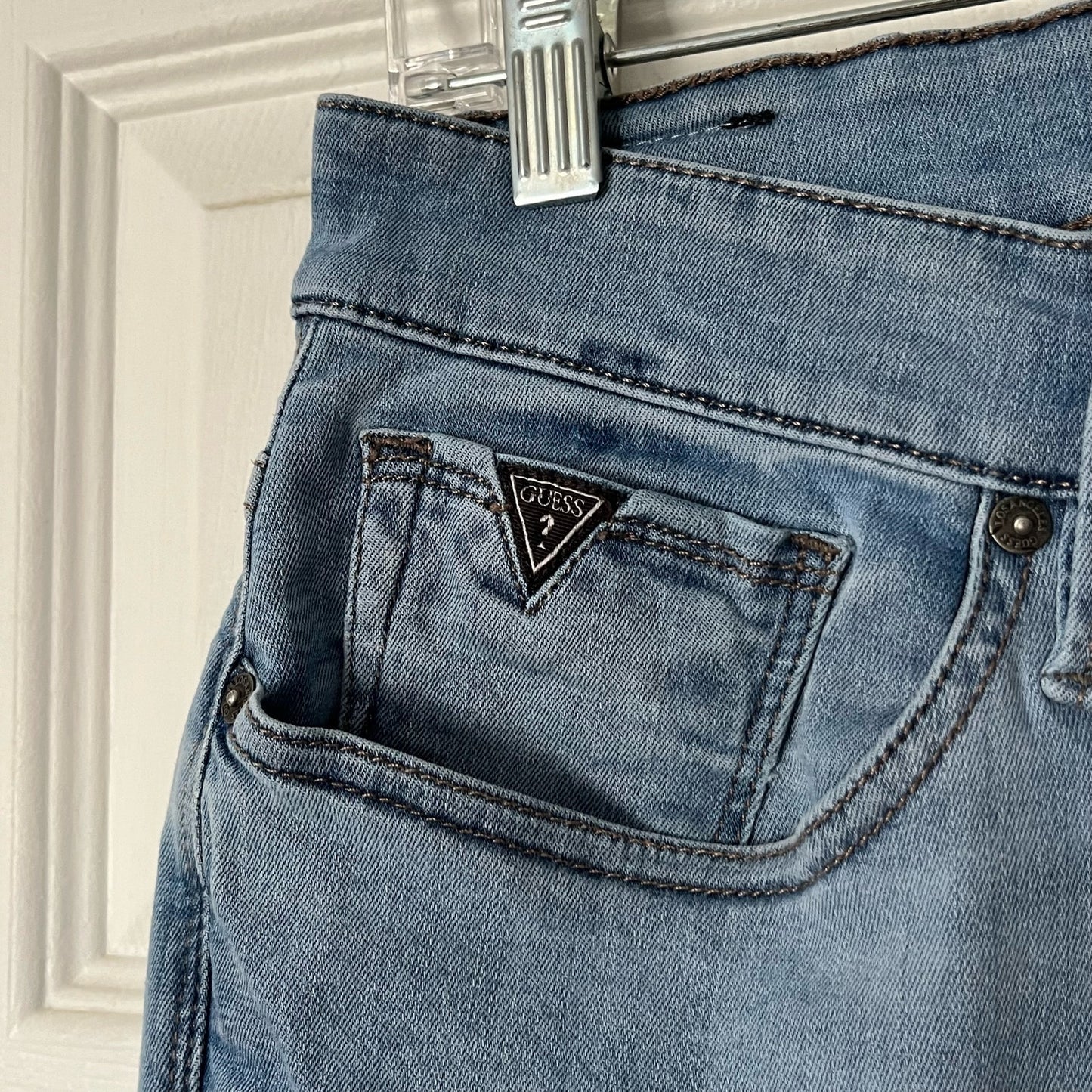 Guess Slim Straight Jeans - Size 31x32