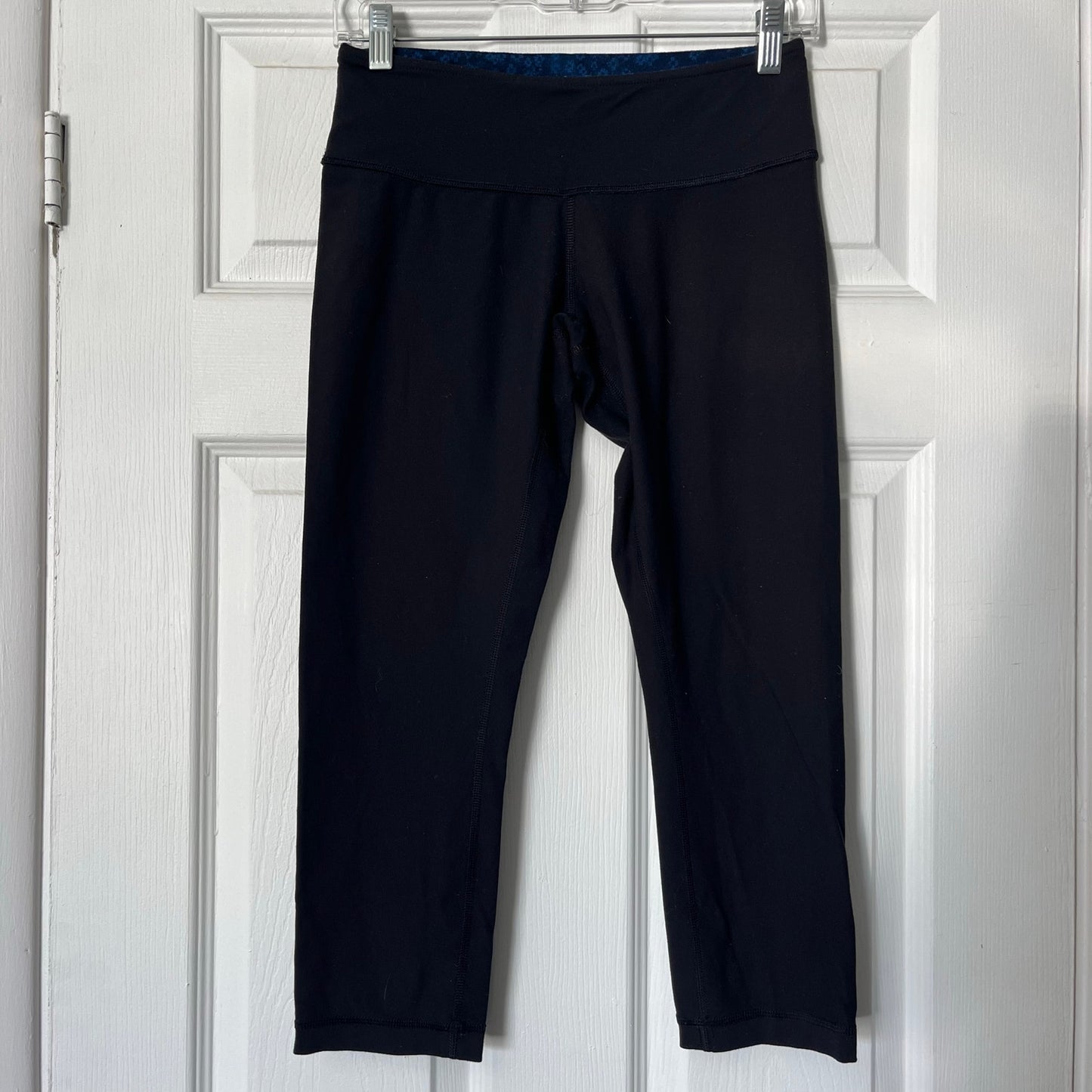 Lululemon Cropped Leggings - Size UNKNOWN