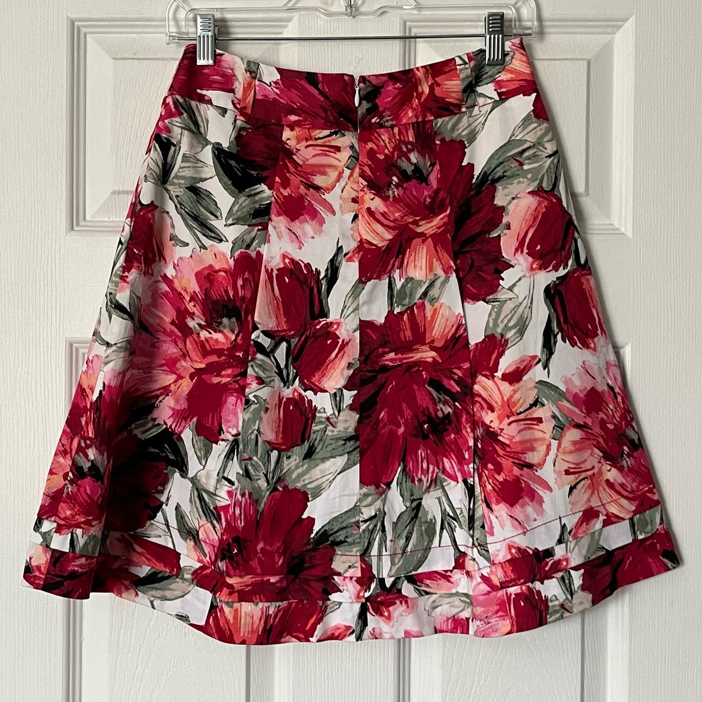 White House Black Market Floral Flare Skirt - Size 0