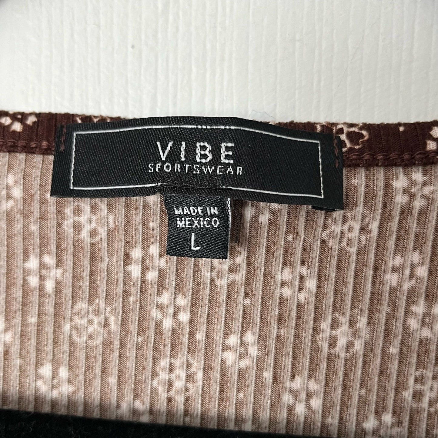 Vibe Sportswear Ribbed Floral Top - Size L