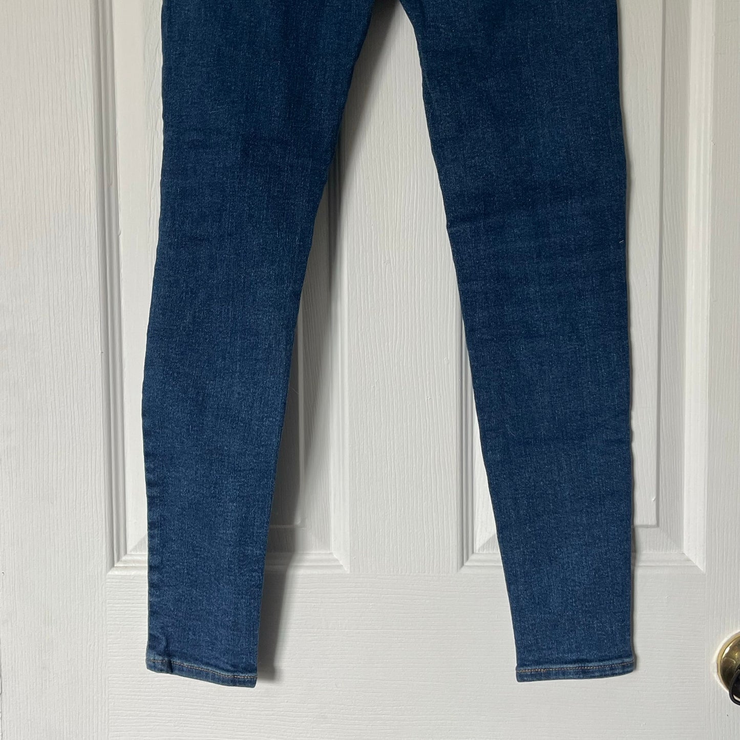 Levi's Signature Distressed High Waist Skinny Jeans - Size 28