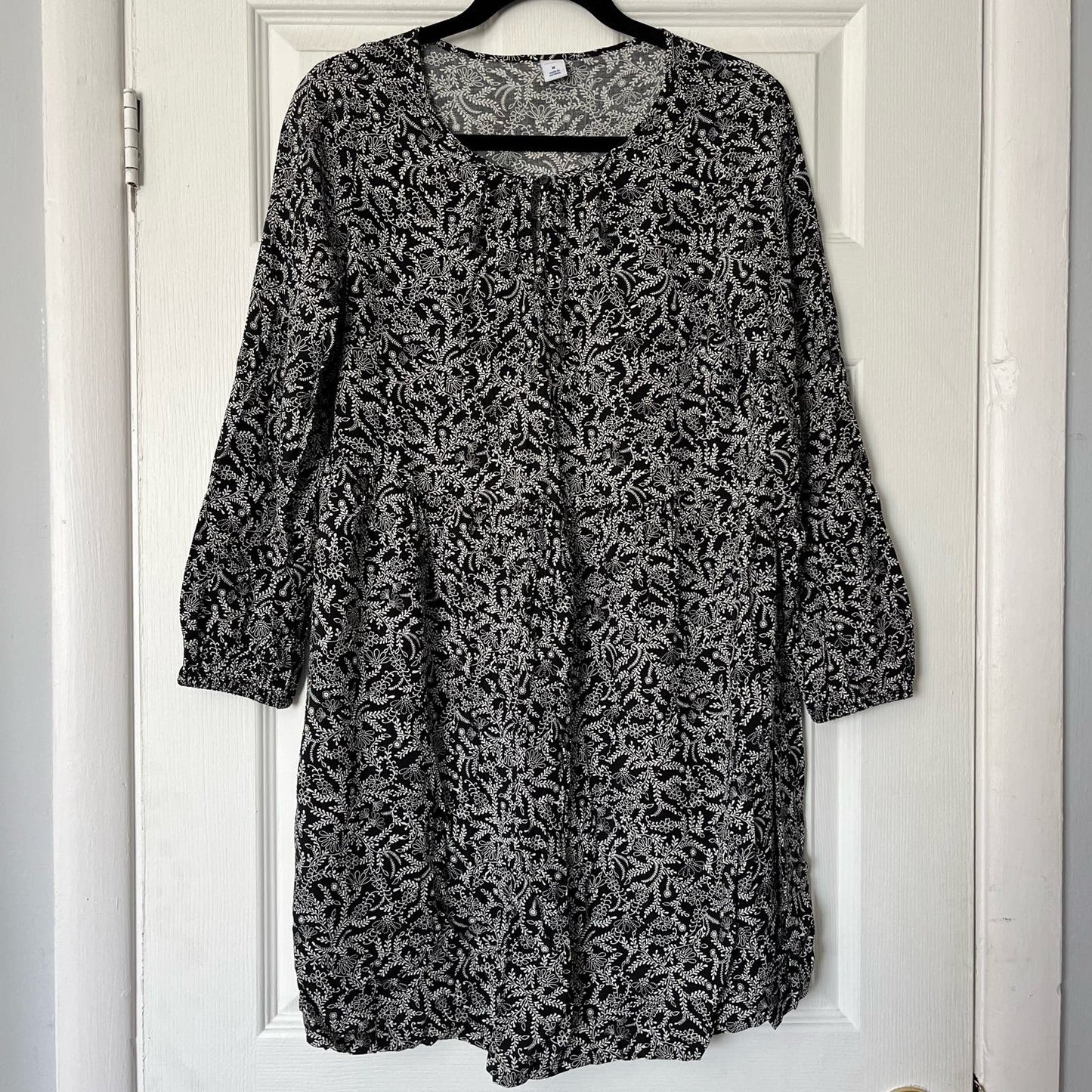 Old Navy Patterned Shift Dress - Size M