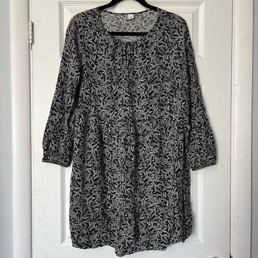 Old Navy Patterned Shift Dress - Size M