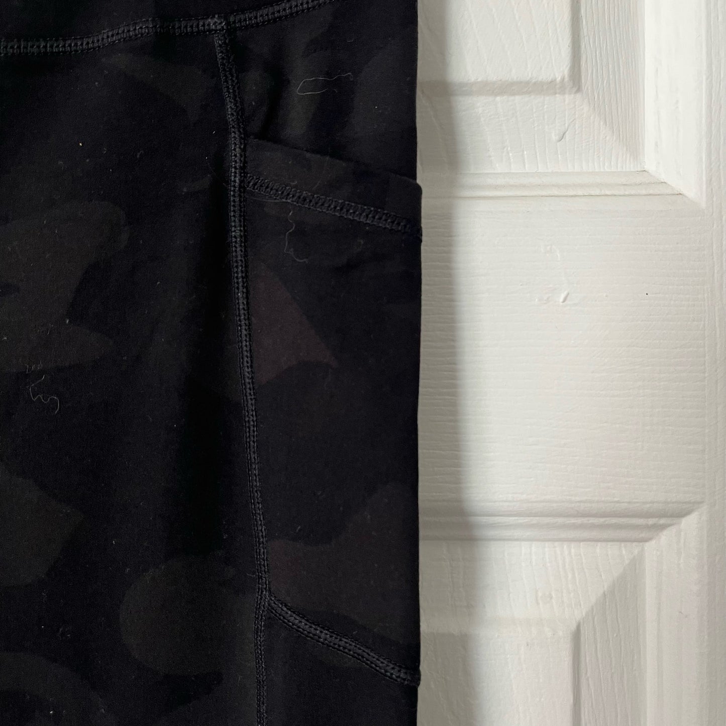 Yogalicious Lux Cropped Camo Leggings - Size M