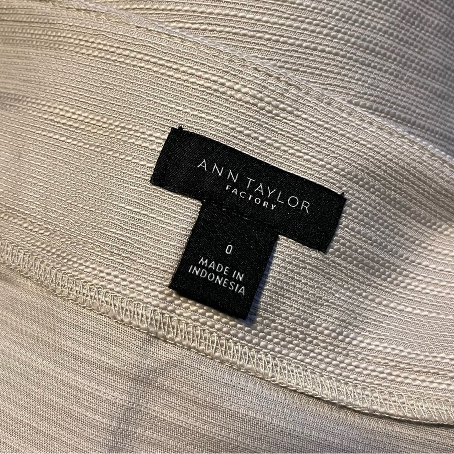 Ann Taylor Factory Woven Pencil Skirt - Size 0