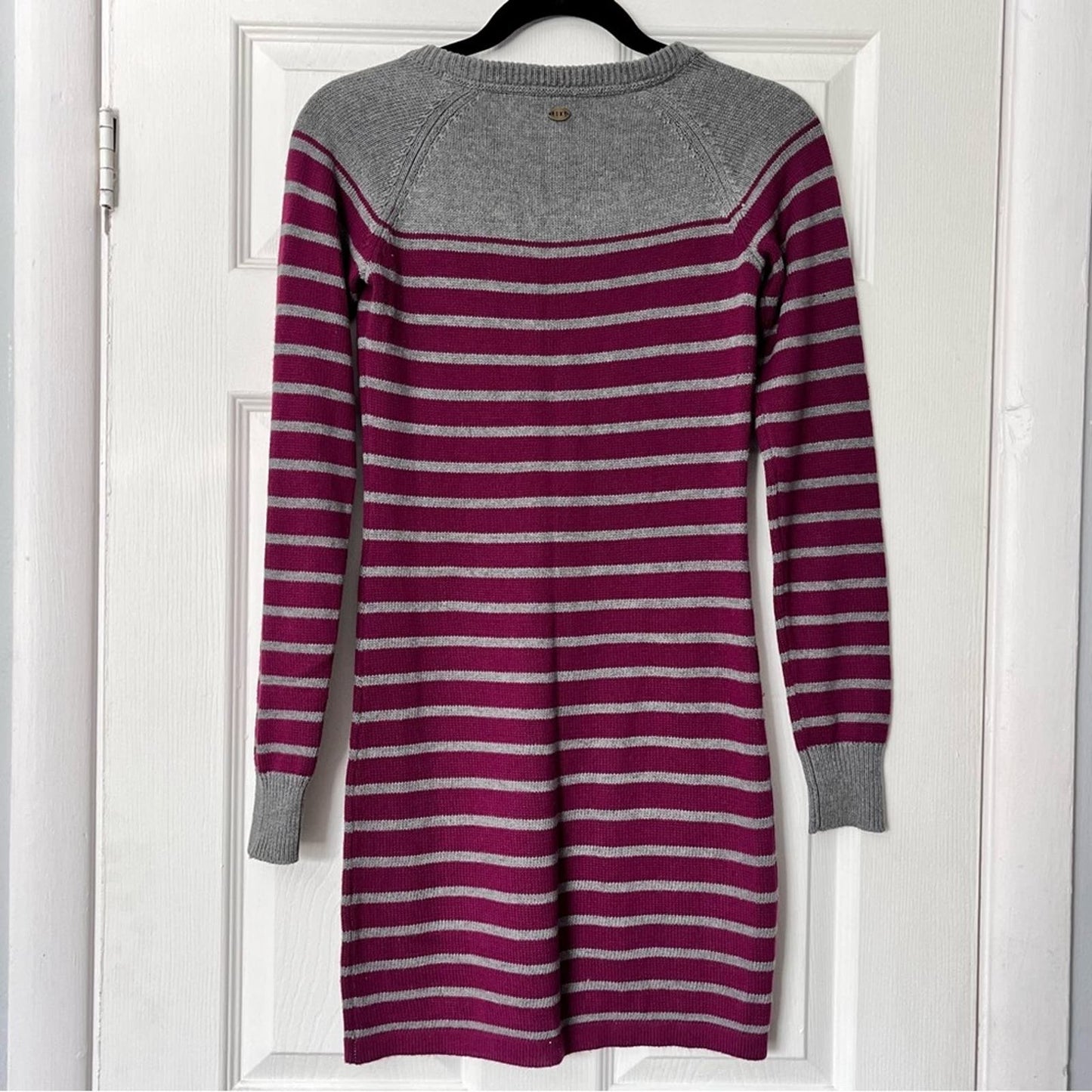Roxy Striped Tunic Sweater w/Button Shoulder - Size S