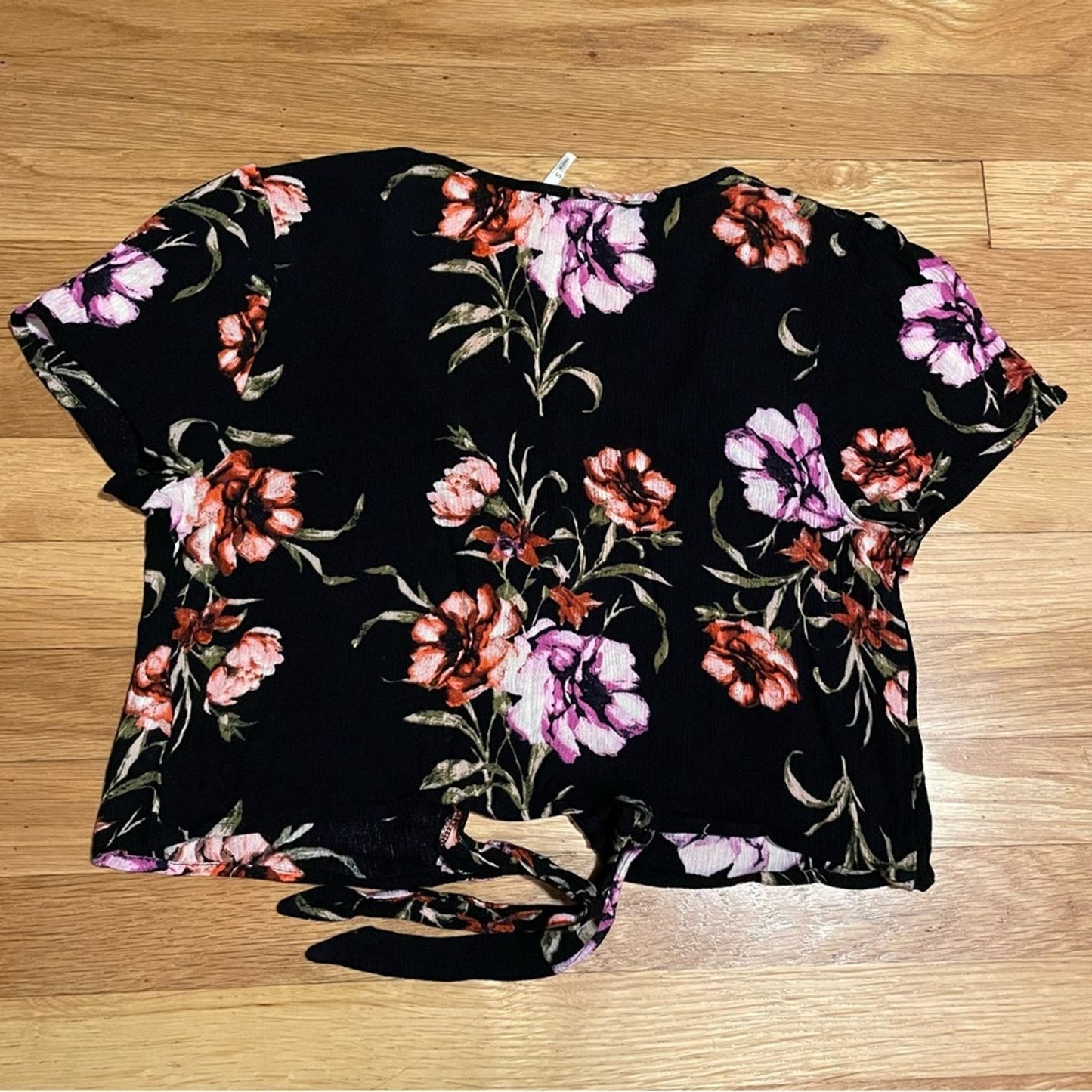 Blu Pepper Flowered Tie-Front Crop Blouse - Size S