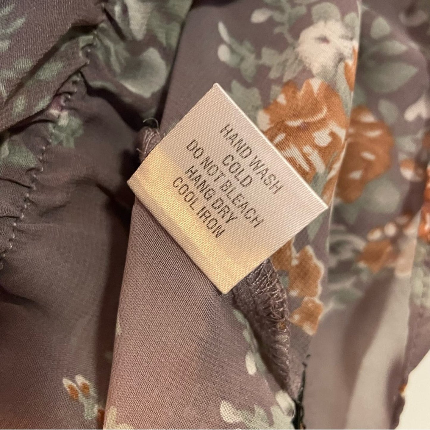 Quintessential Short Sleeve Gray Floral Tie-Neck Blouse - Size M