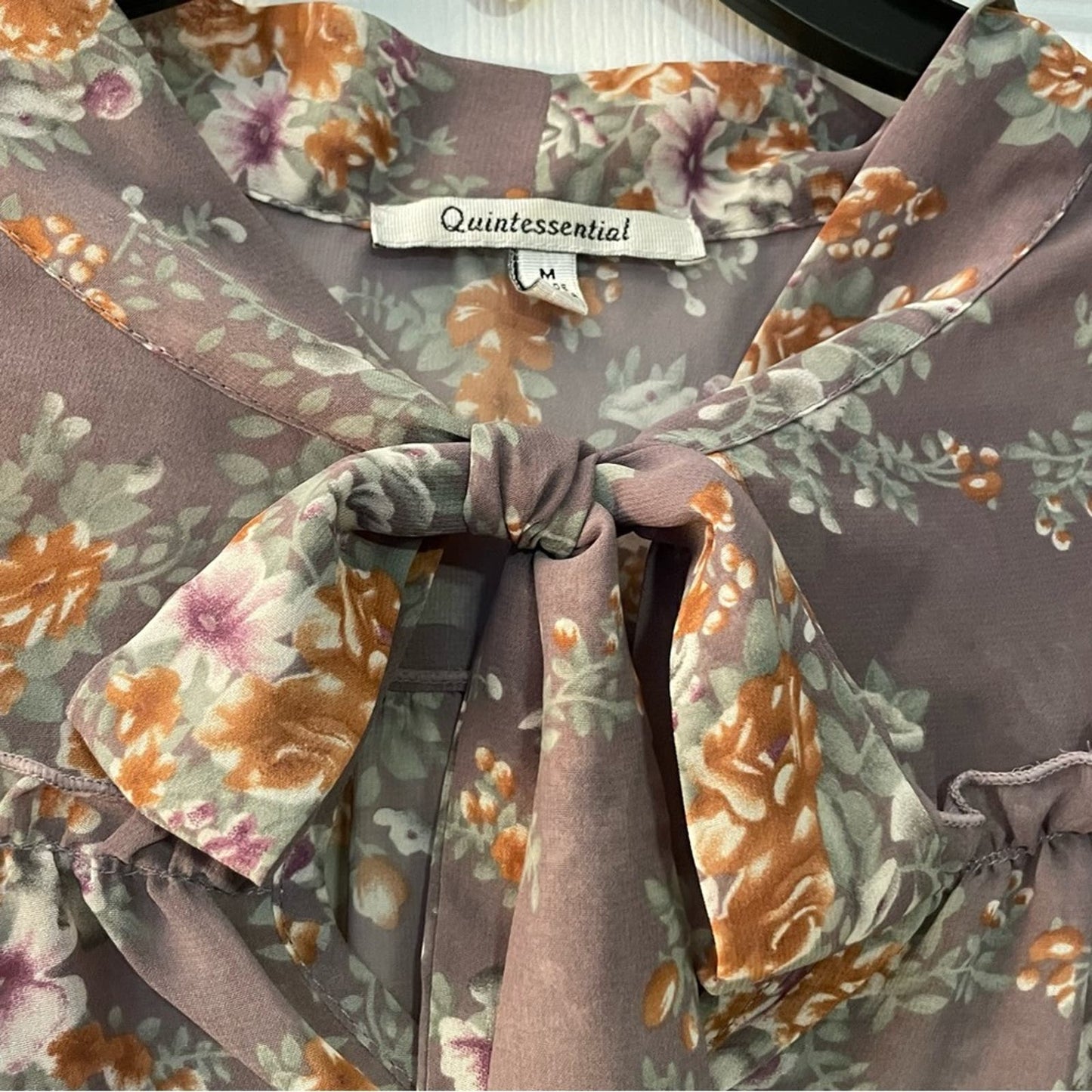 Quintessential Short Sleeve Gray Floral Tie-Neck Blouse - Size M