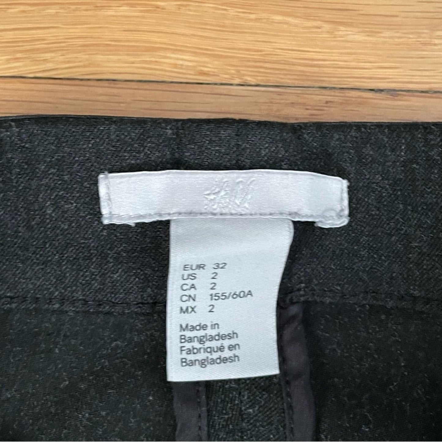 H&M Slim Leg Tapered Slacks w/Zip Pockets - Size 2