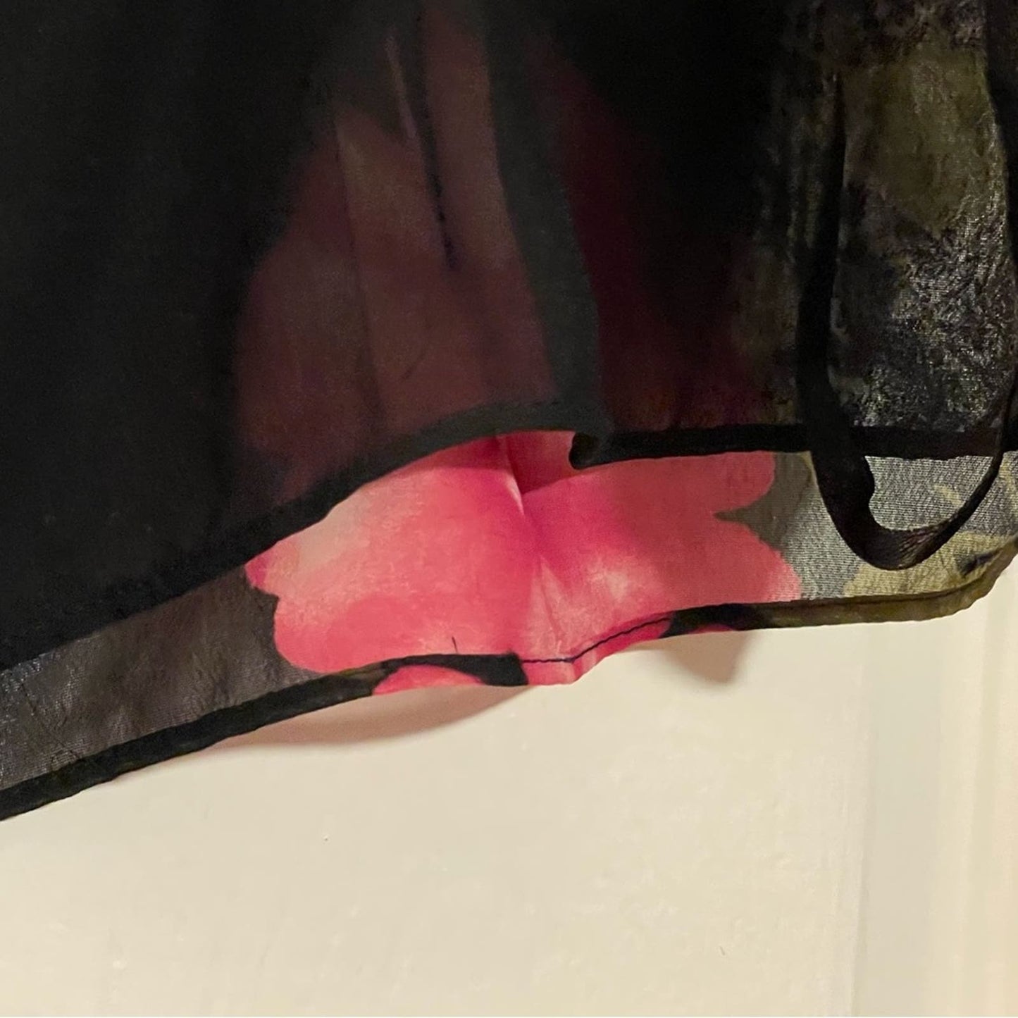Jones Wear Black Floral Blouse - Size 6