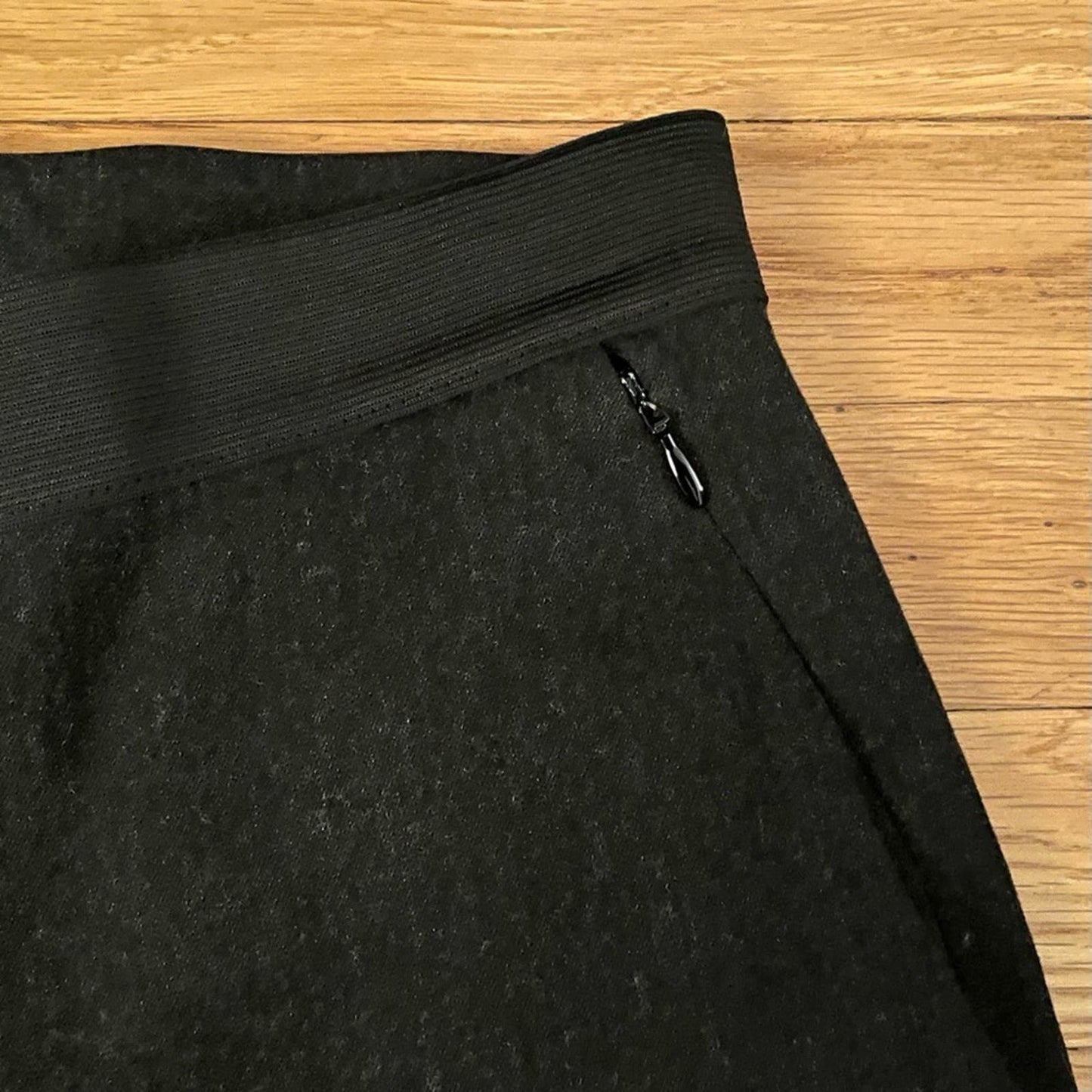 H&M Slim Leg Tapered Slacks w/Zip Pockets - Size 2