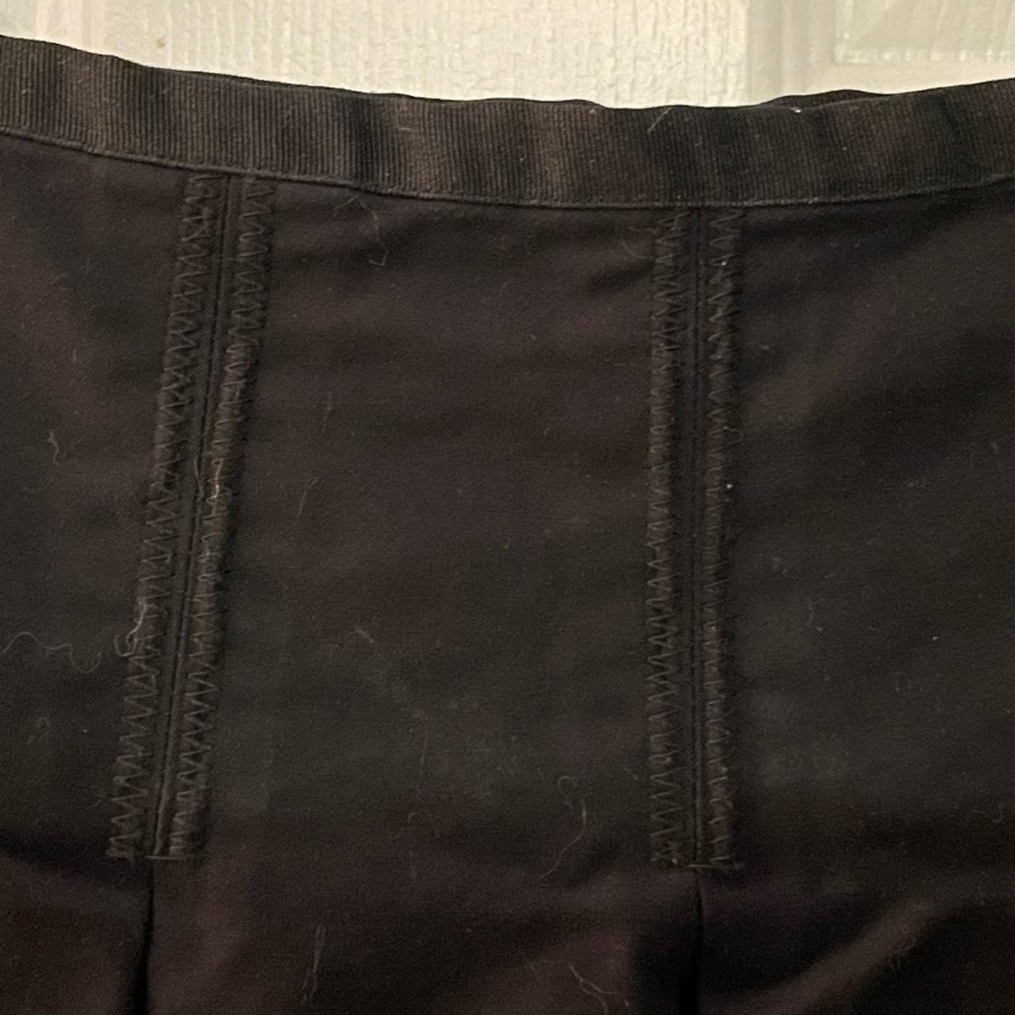 Gap Black Pleated Skirt with Grosgrain Ribbon Detail - Size 6