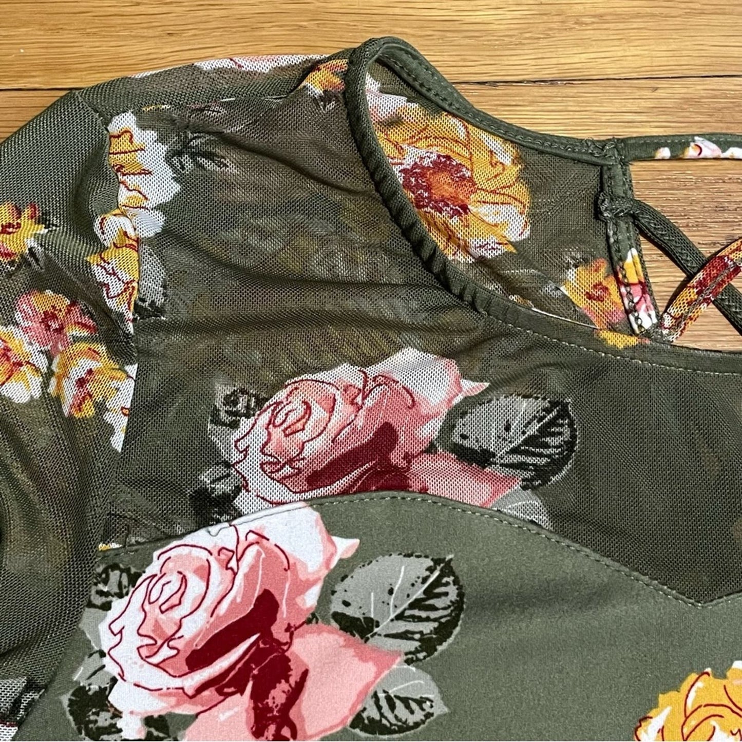 No Boundaries Green Floral 3/4 Sleeve Top - Size XS