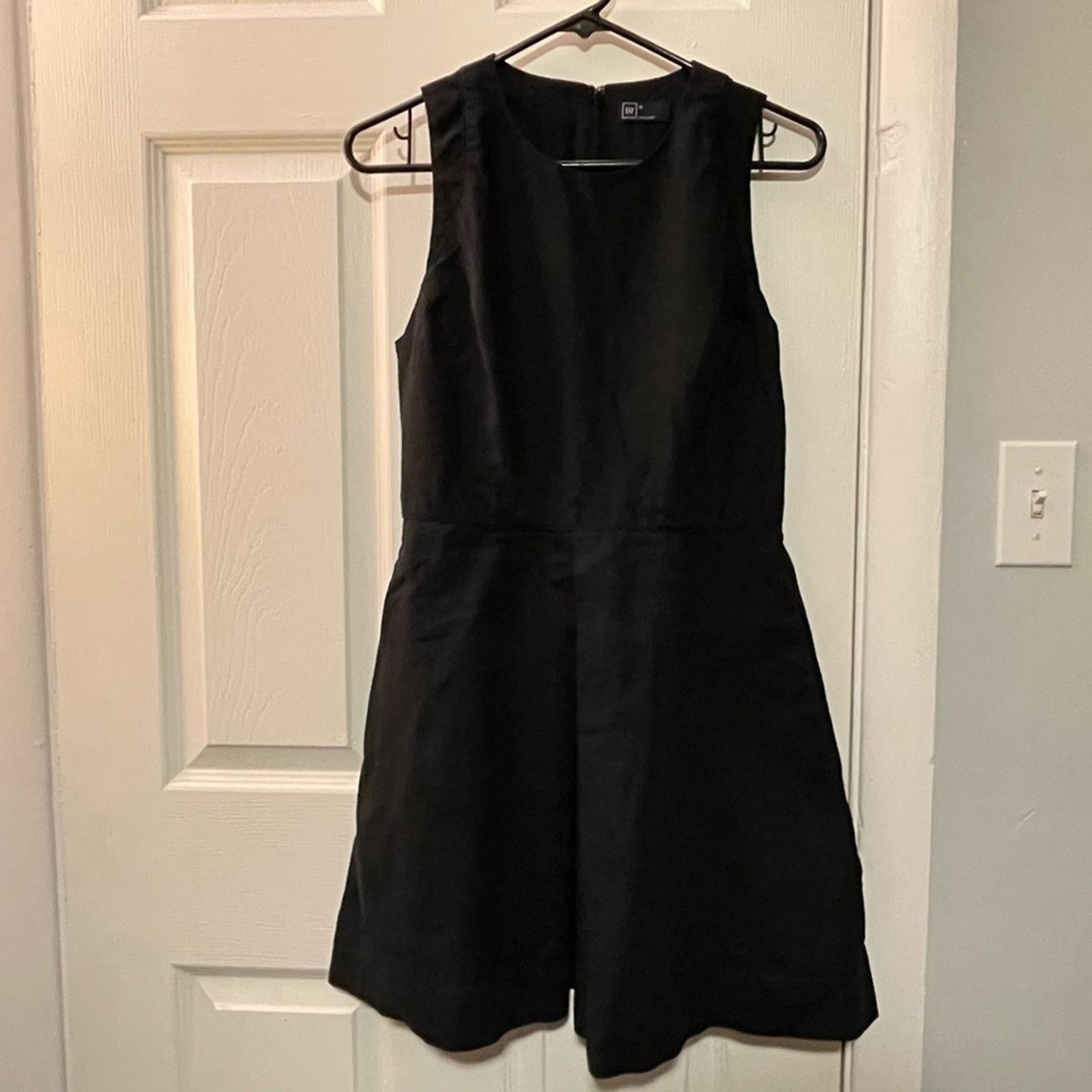Gap Tailored Black Sleeveless Dress - Size 6